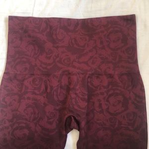 Spanx Look at Me Now Cropped Seamless Leggings